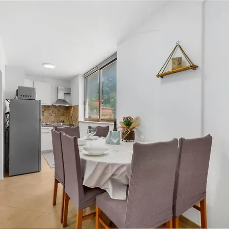Sabina 2, Apartment